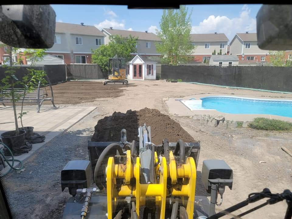 Nivellement de terrain, Excavation P2P sur la Rive-Sud